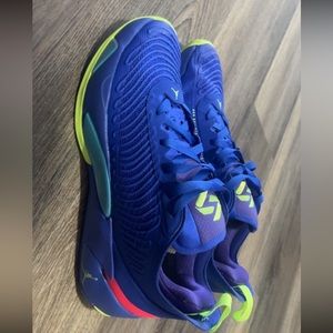 Blue Jordan’s size 11